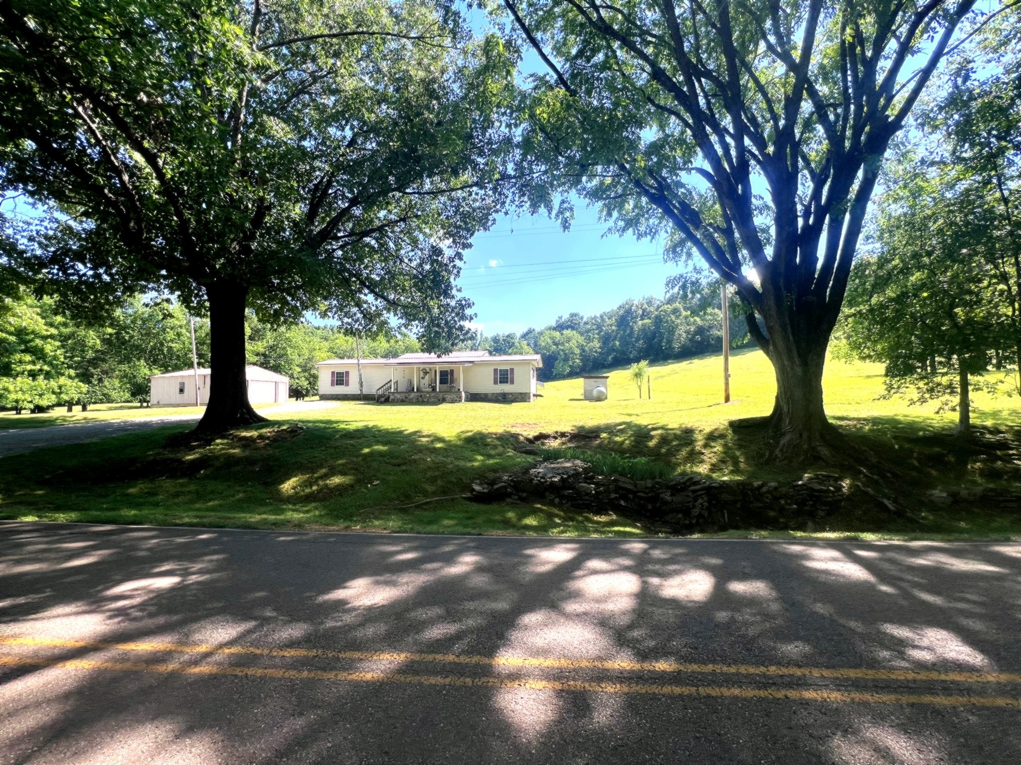 1133 Culps Bend Road Clifton TN 38425