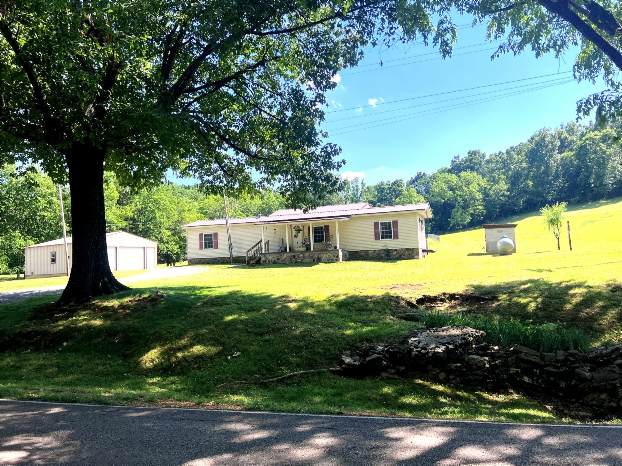 1133 Culps Bend Road Clifton TN 38425