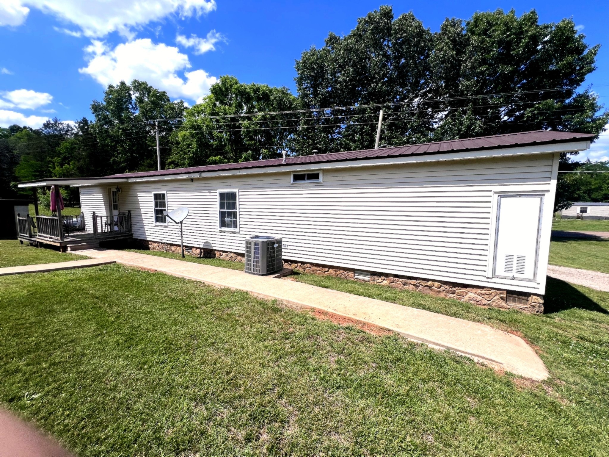 1133 Culps Bend Road Clifton TN 38425