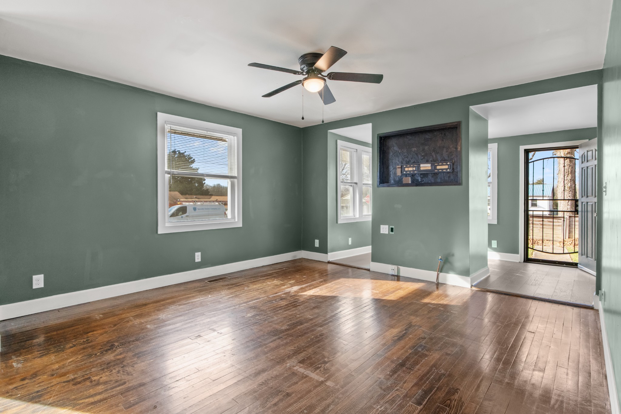 202 Parkway, W Dickson TN 37055