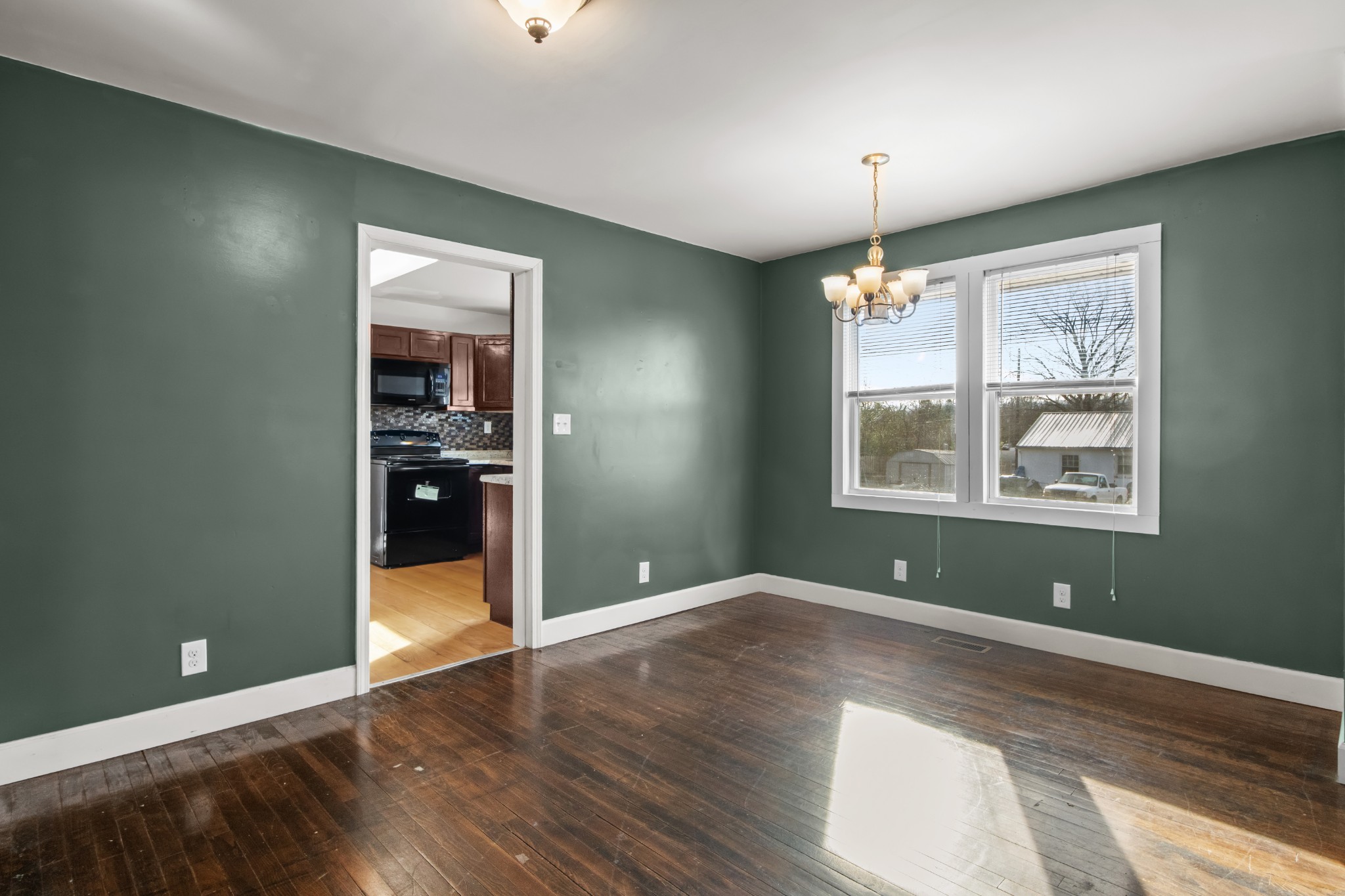 202 Parkway, W Dickson TN 37055