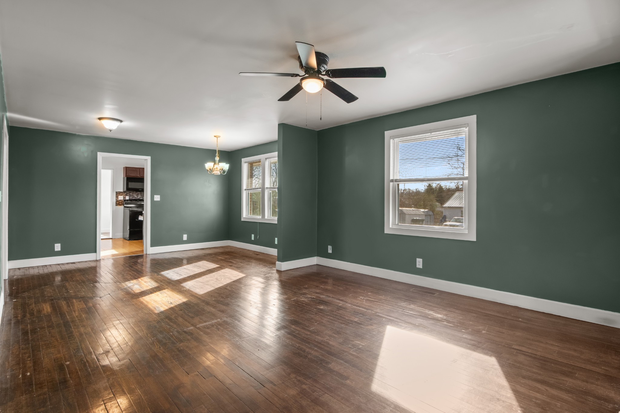 202 Parkway, W Dickson TN 37055