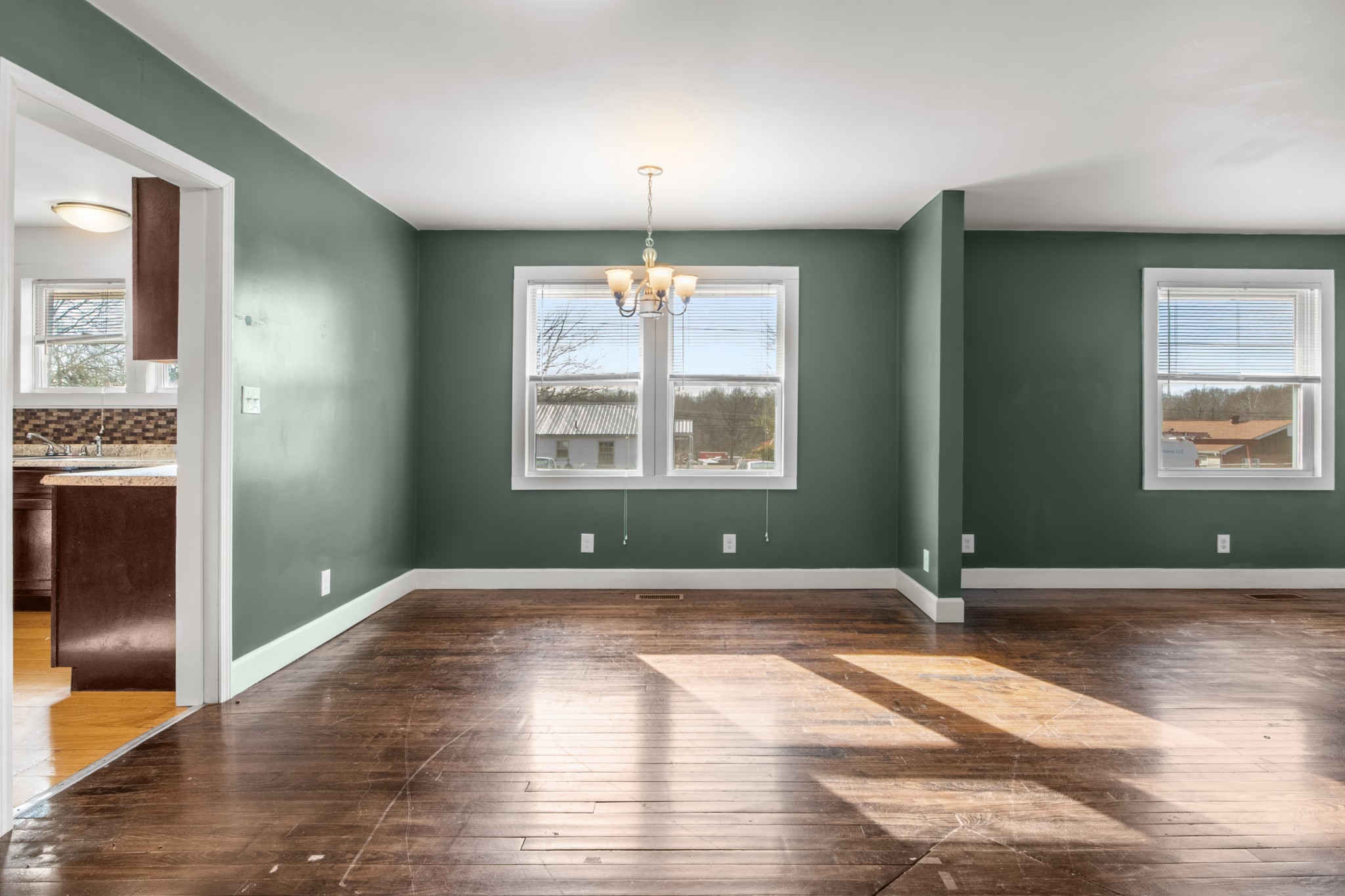 202 Parkway, W Dickson TN 37055