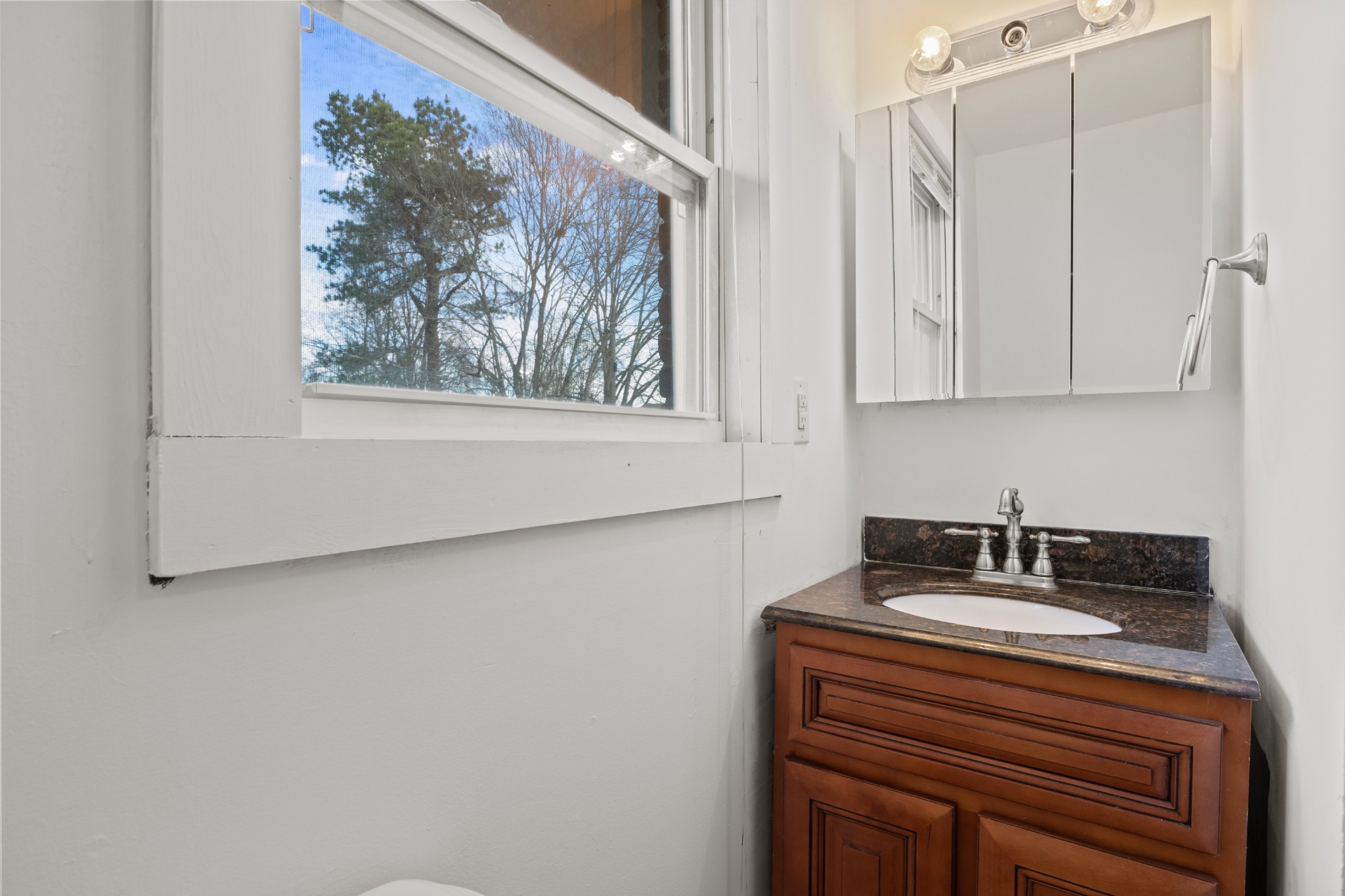 202 Parkway, W Dickson TN 37055
