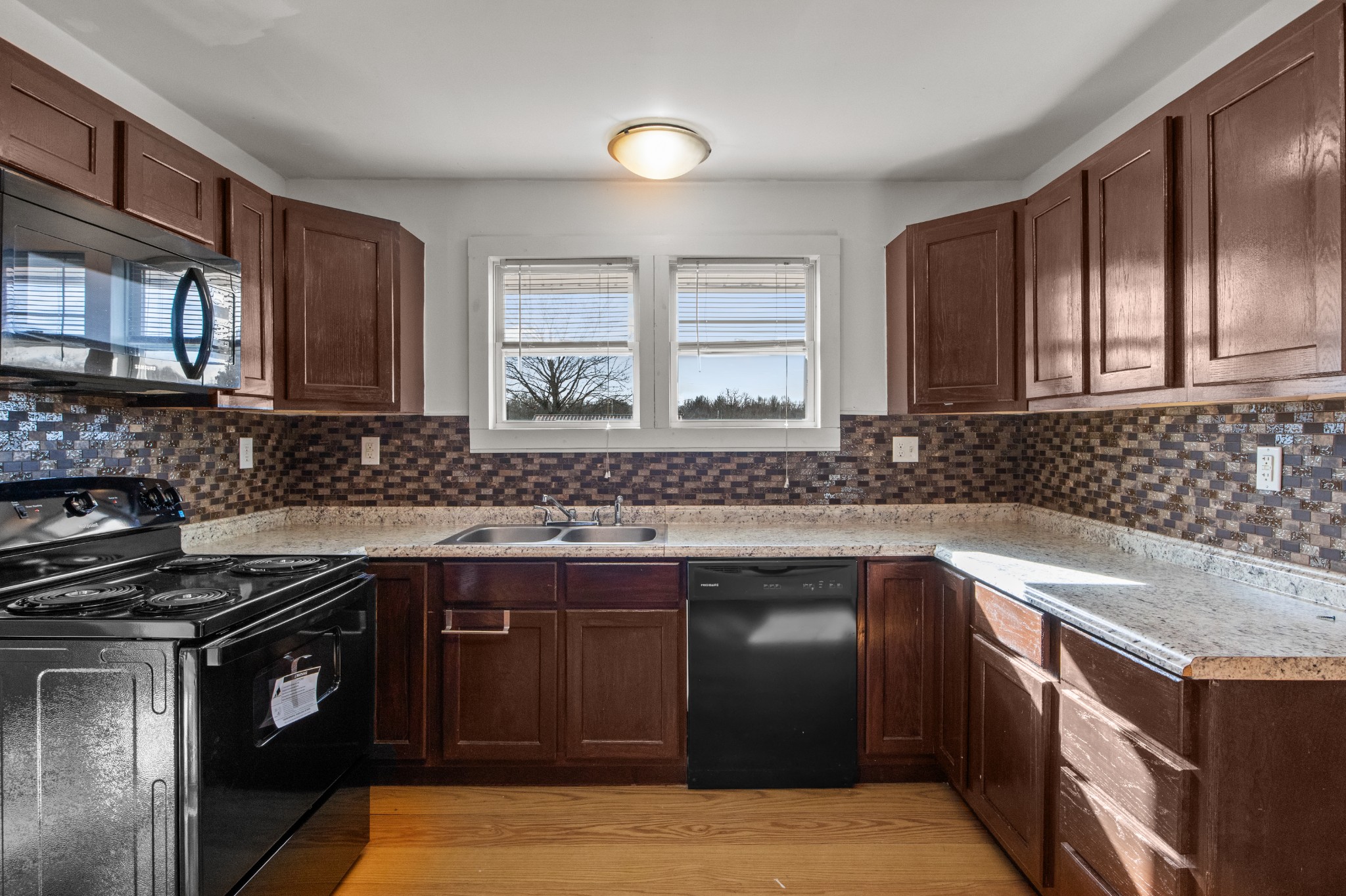 202 Parkway, W Dickson TN 37055