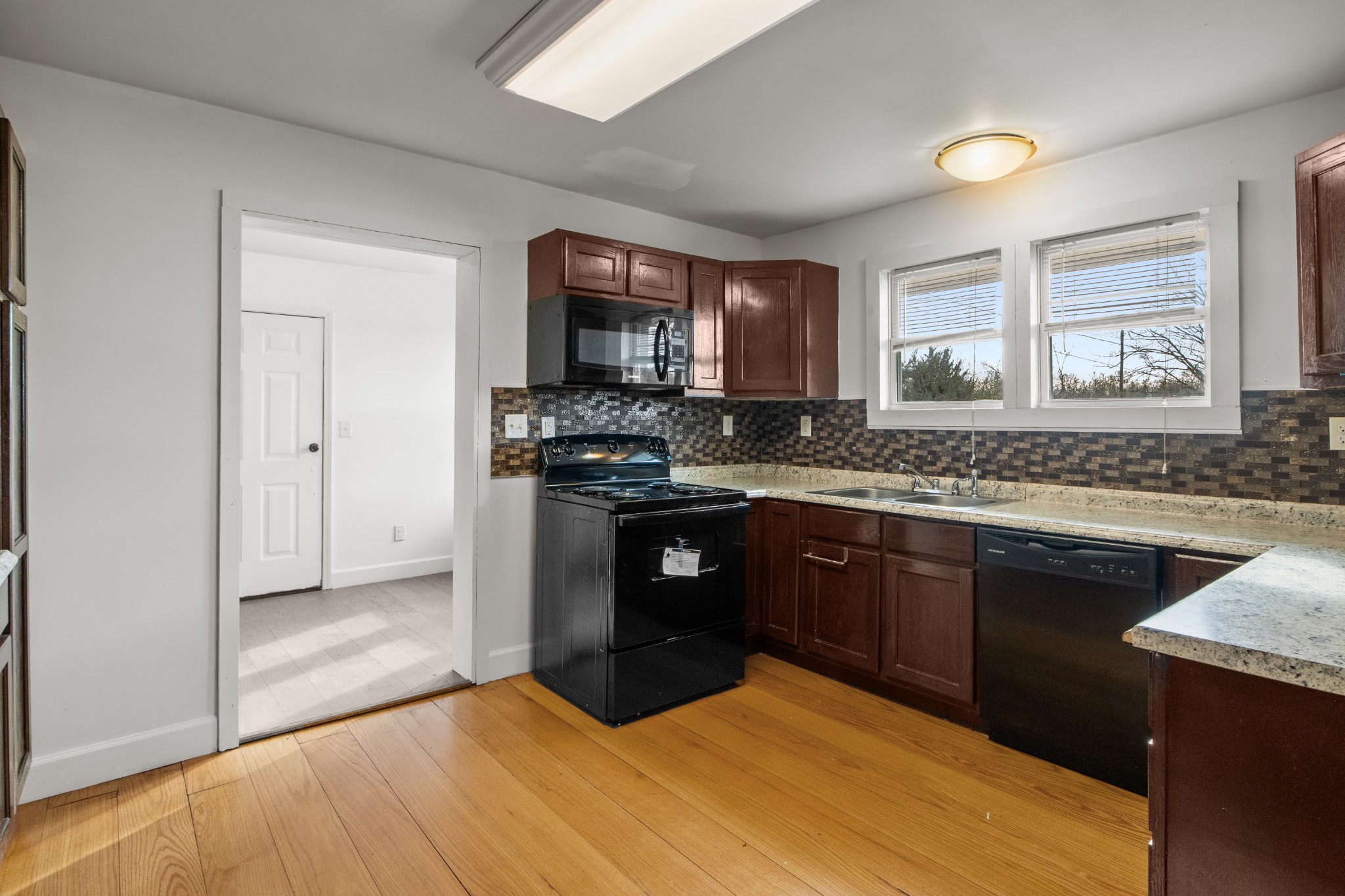 202 Parkway, W Dickson TN 37055