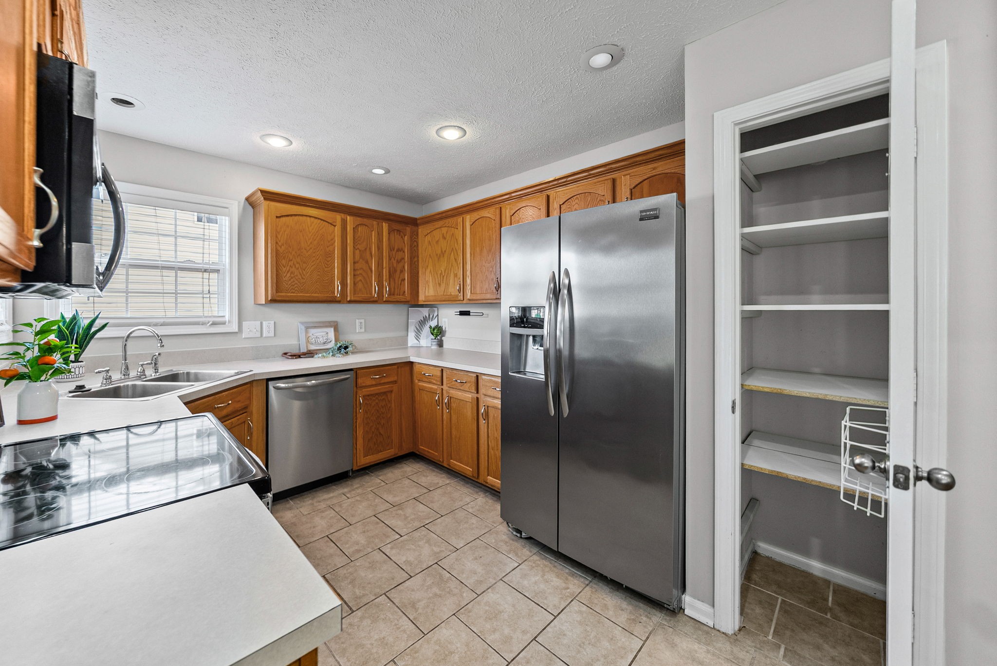 1165 Snoopy Drive Clarksville TN 37040
