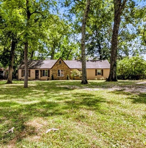 5905 Old Harding Pike Nashville TN 37205