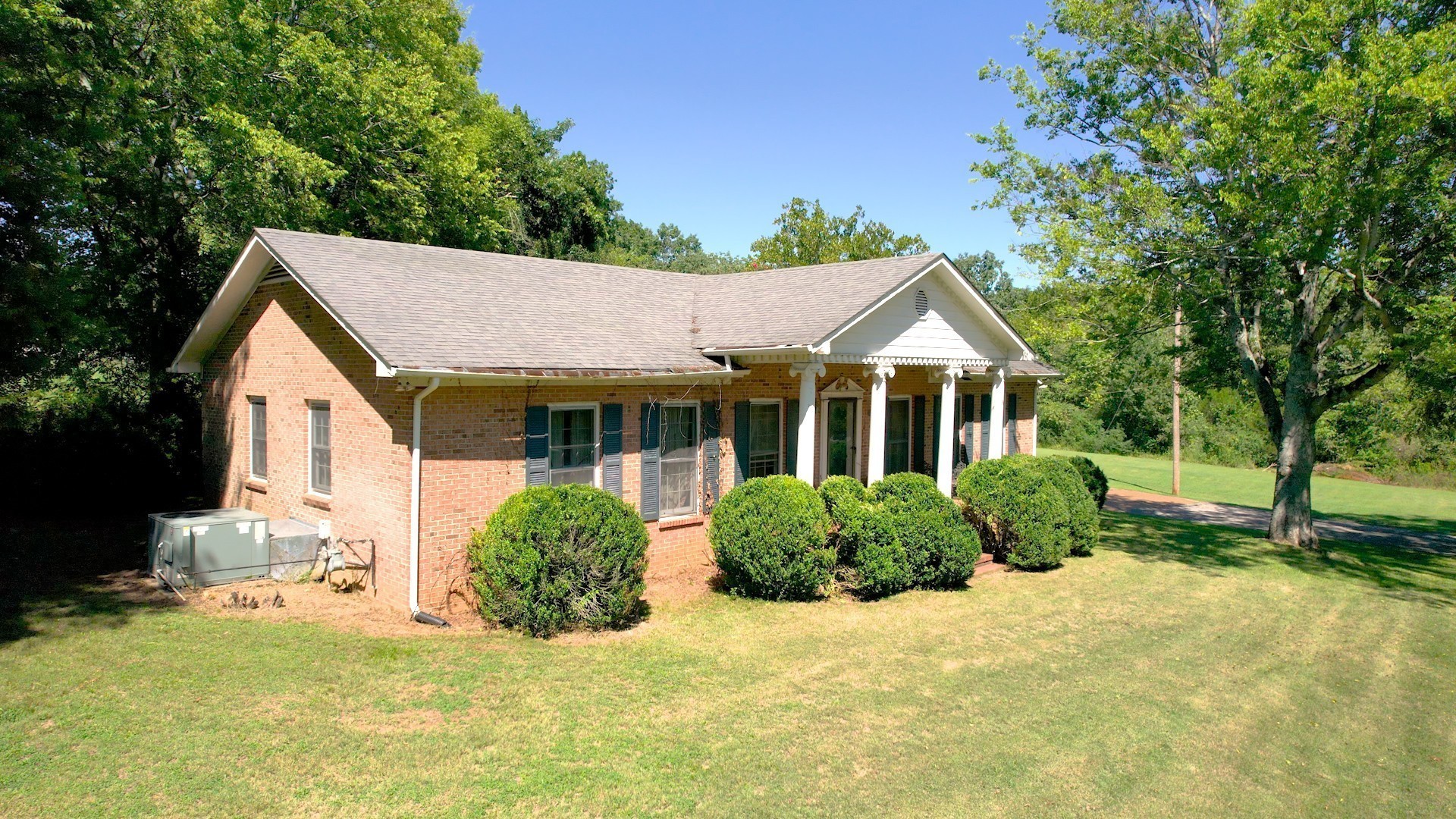 217 Bear Creek Pike Columbia TN 38401