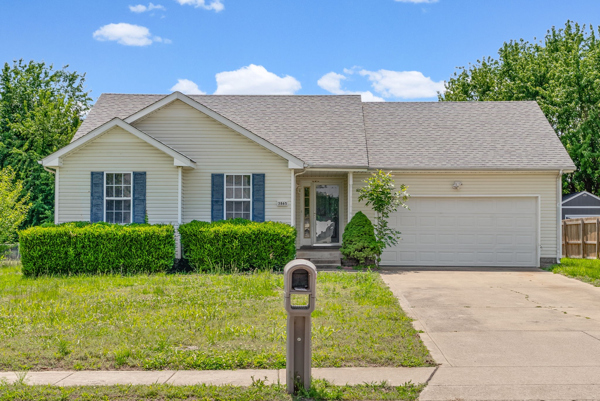 3865 Roscommon Way Clarksville TN 37040