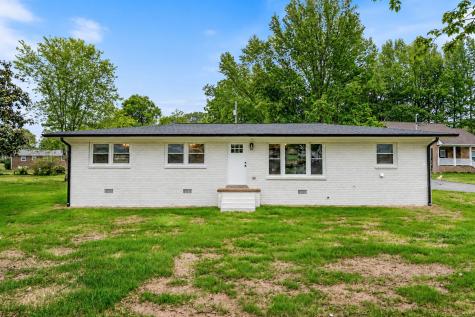 113 Brook Street Mc Ewen TN 37101
