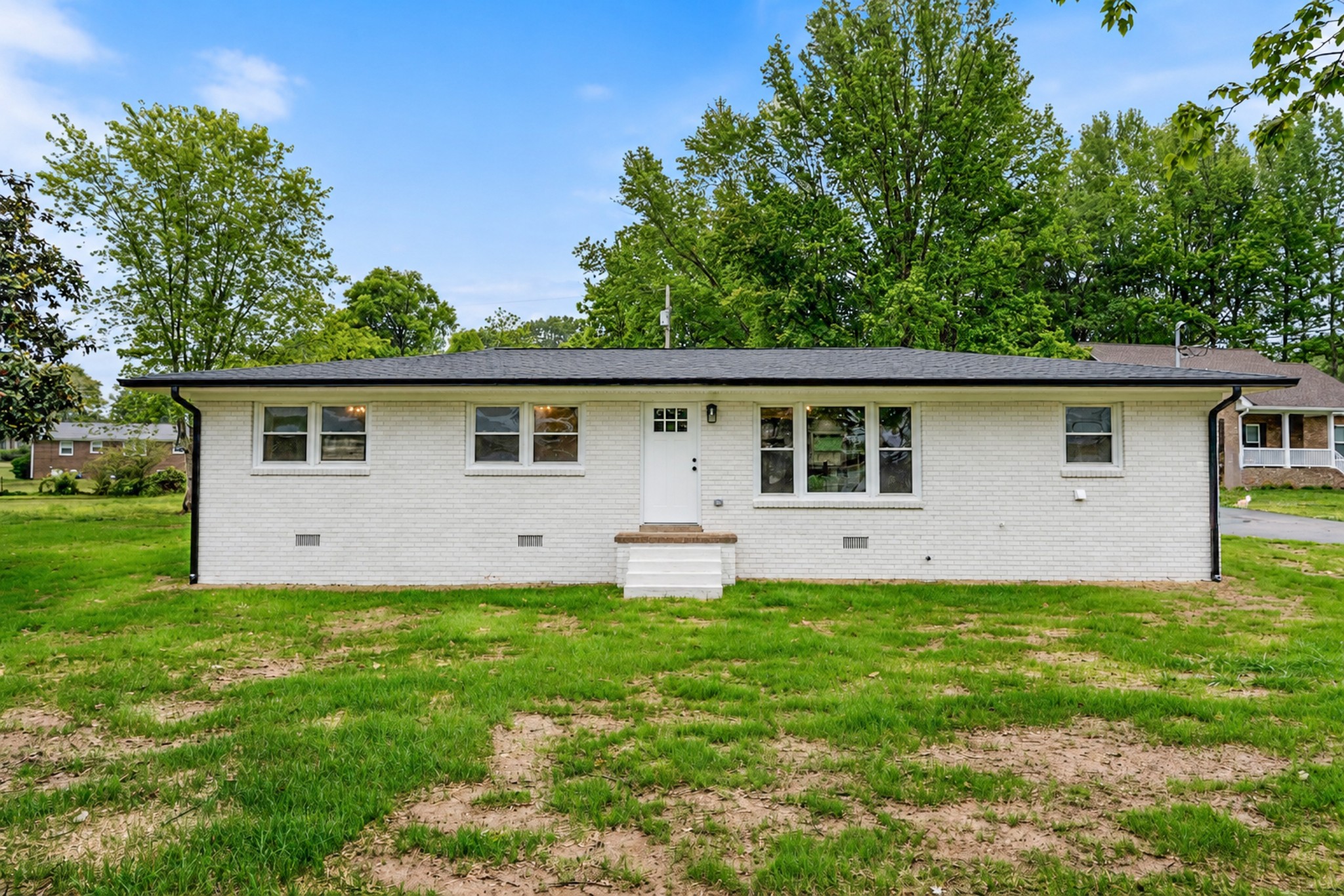 113 Brook Street Mc Ewen TN 37101