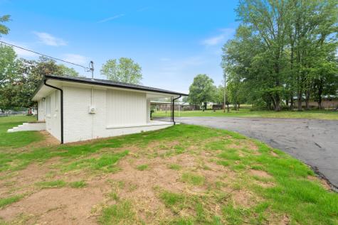 113 Brook Street Mc Ewen TN 37101