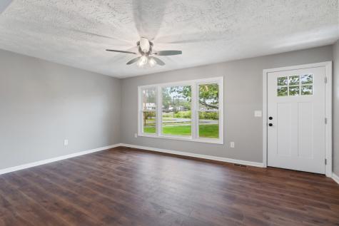 113 Brook Street Mc Ewen TN 37101