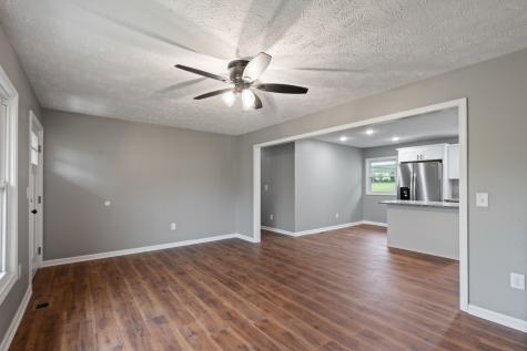 113 Brook Street Mc Ewen TN 37101
