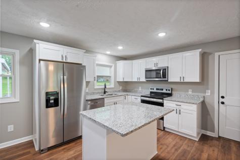 113 Brook Street Mc Ewen TN 37101