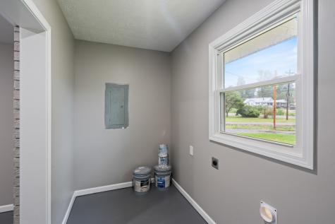 113 Brook Street Mc Ewen TN 37101