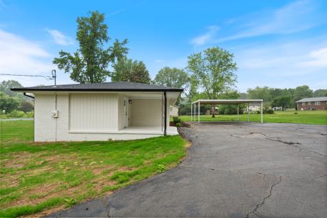 113 Brook Street Mc Ewen TN 37101