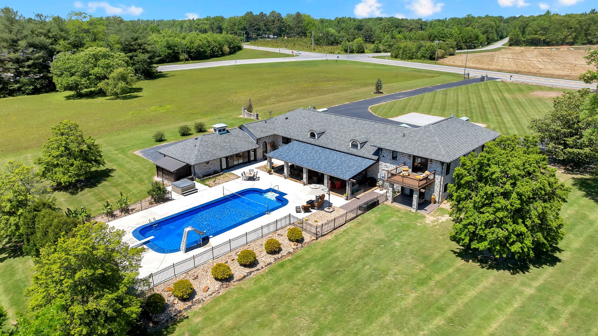 5016 Hillsboro Highway Hillsboro TN 37342