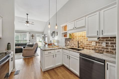 2808 Belle Meade Place Columbia TN 38401