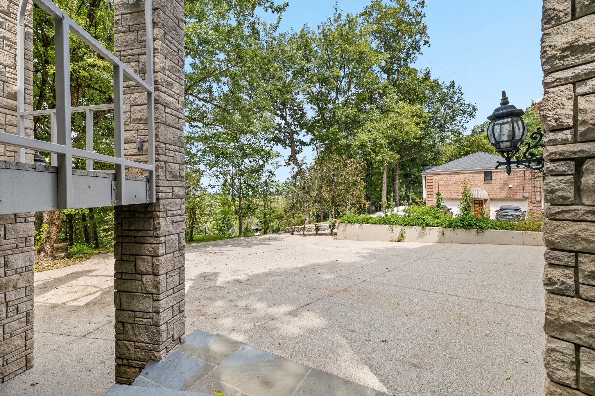5729 Stoneway Trail Nashville TN 37209