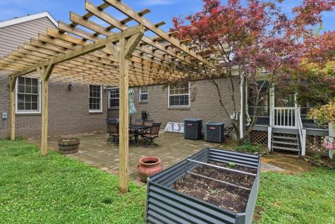 1306 Riverwood Drive Nashville TN 37216