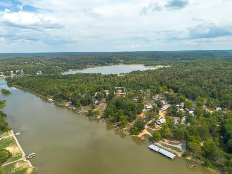 4428 Deer Creek Road Linden TN 37096