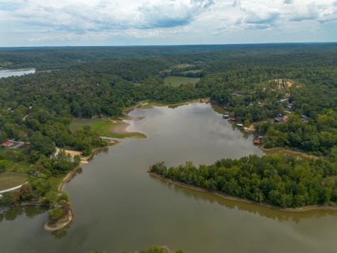 4428 Deer Creek Road Linden TN 37096