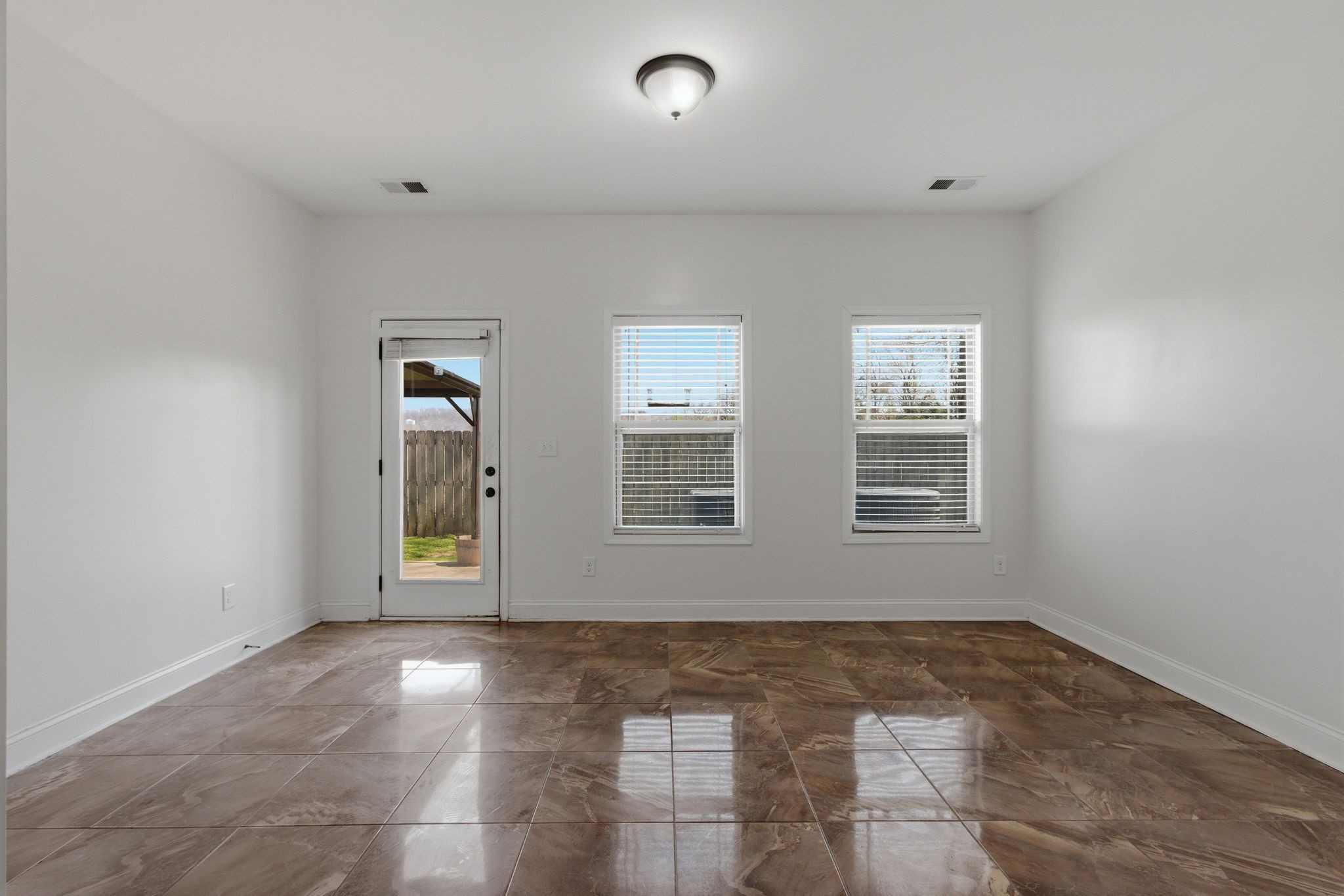 1749 Auburn Lane Columbia TN 38401