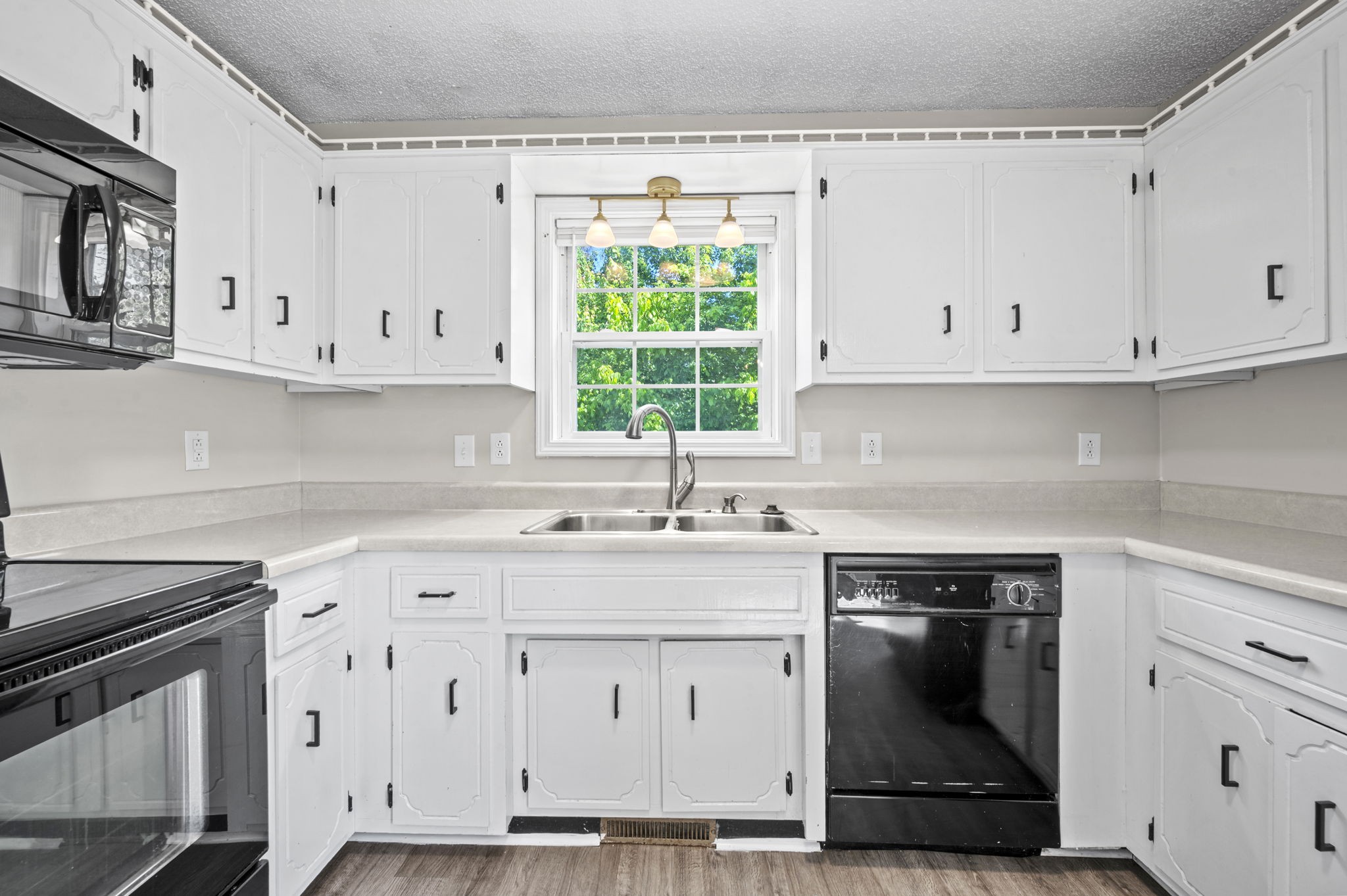 1043 Holly Rock Court Clarksville TN 37040