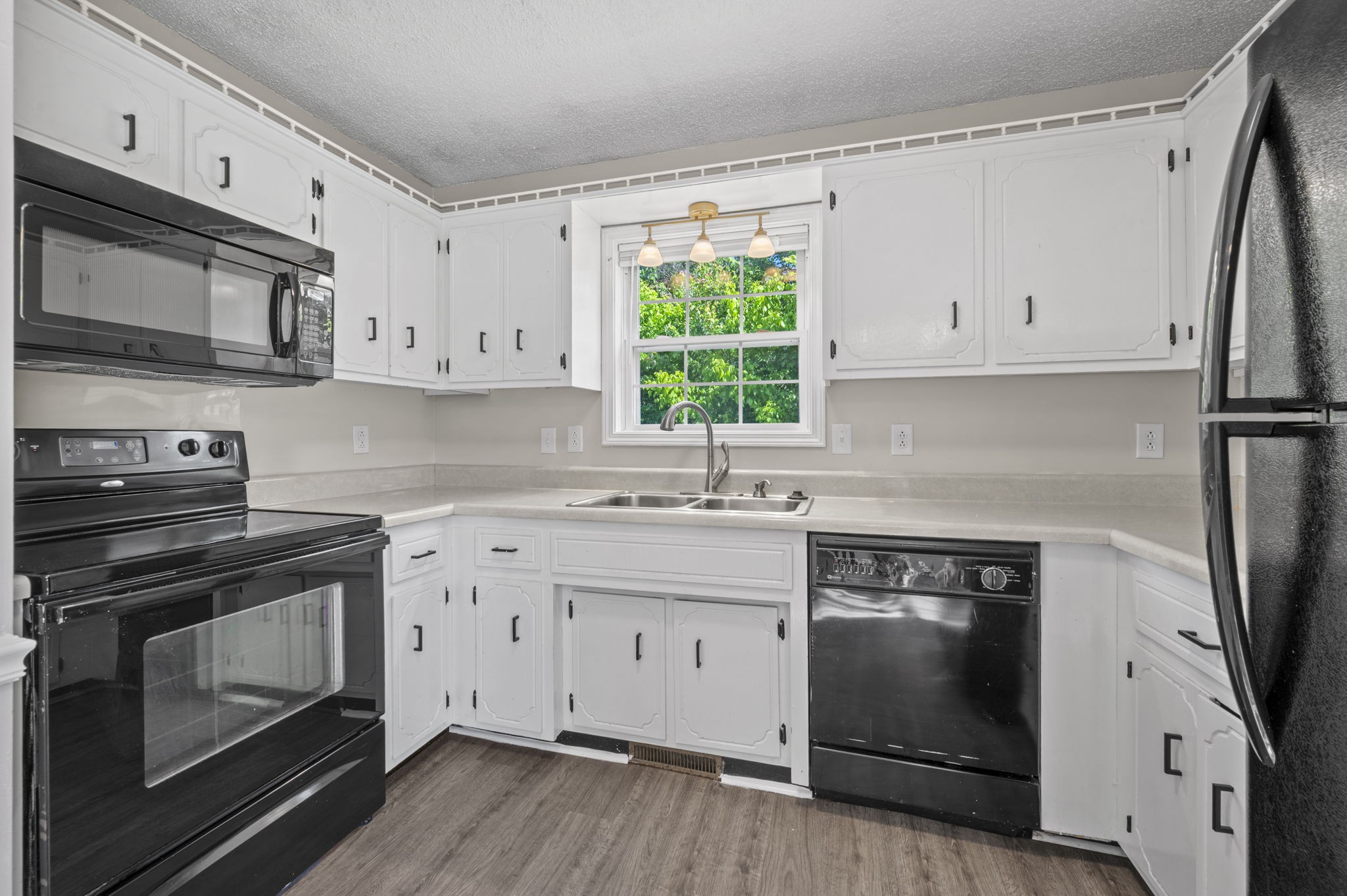 1043 Holly Rock Court Clarksville TN 37040