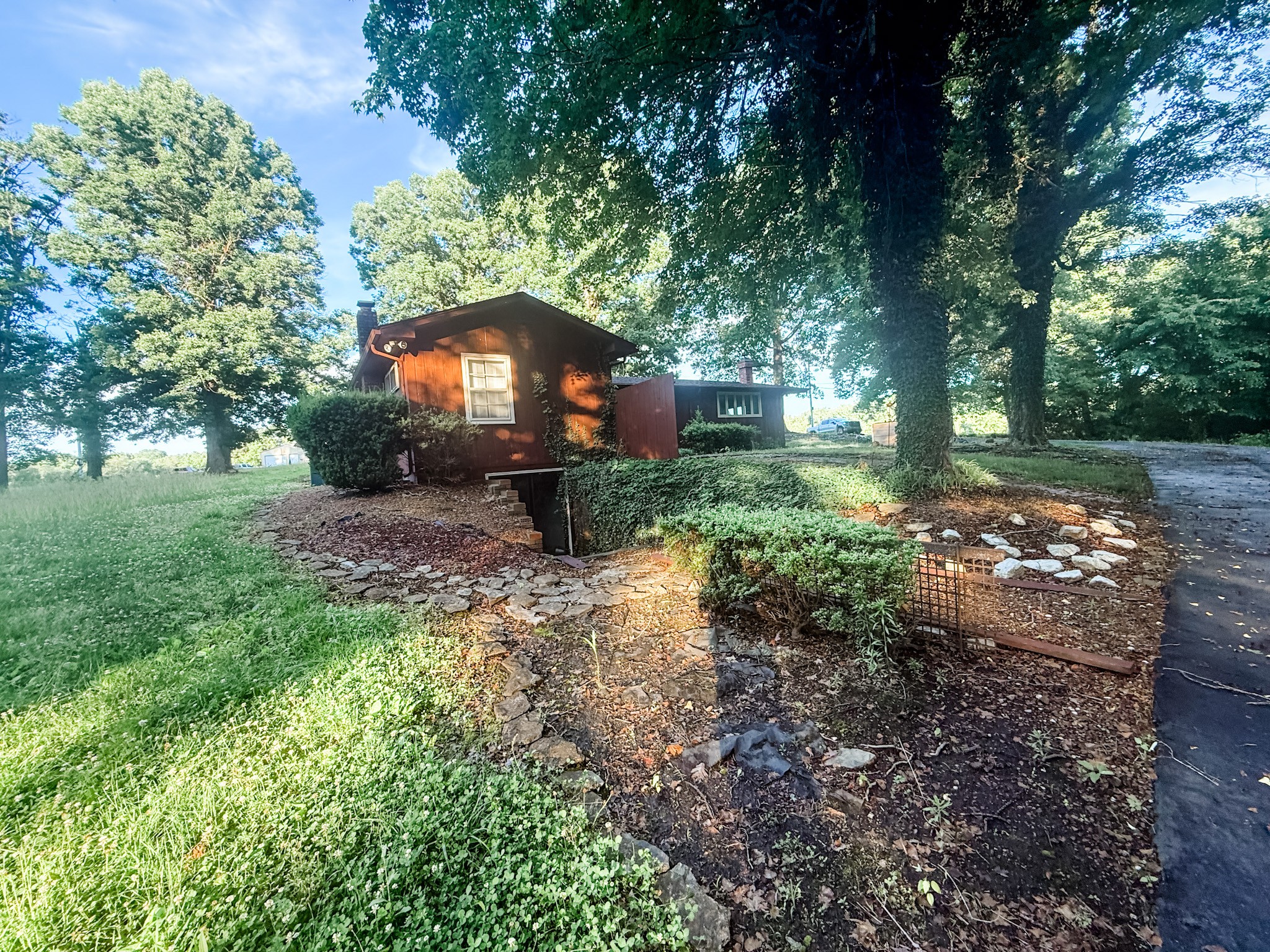 1692 Gratton Road Clarksville TN 37043