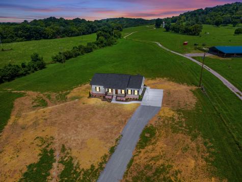647 Chipman Road Bethpage TN 37022