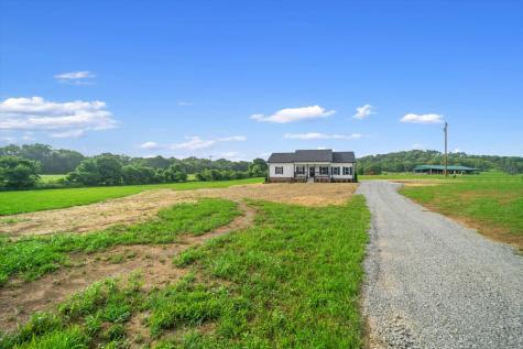 647 Chipman Road Bethpage TN 37022