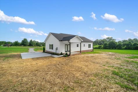 647 Chipman Road Bethpage TN 37022
