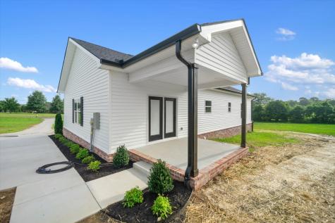 647 Chipman Road Bethpage TN 37022