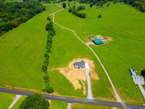 647 Chipman Road Bethpage TN 37022