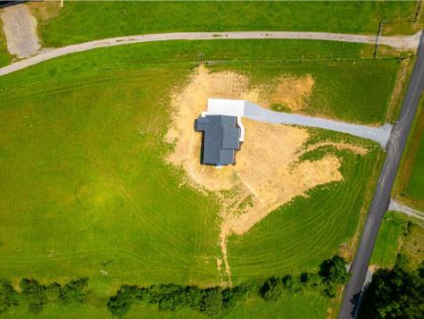 647 Chipman Road Bethpage TN 37022