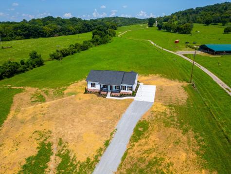 647 Chipman Road Bethpage TN 37022