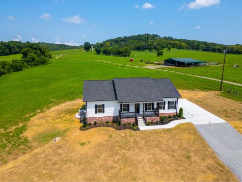 647 Chipman Road Bethpage TN 37022