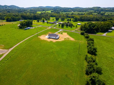 647 Chipman Road Bethpage TN 37022