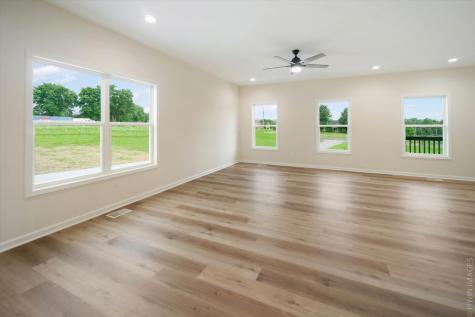 647 Chipman Road Bethpage TN 37022