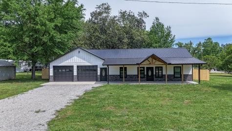 236 W Fourth Avenue Lobelville TN 37097