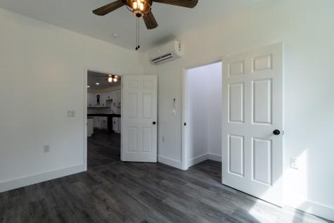 236 W Fourth Avenue Lobelville TN 37097