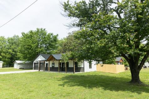 236 W Fourth Avenue Lobelville TN 37097
