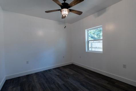 236 W Fourth Avenue Lobelville TN 37097