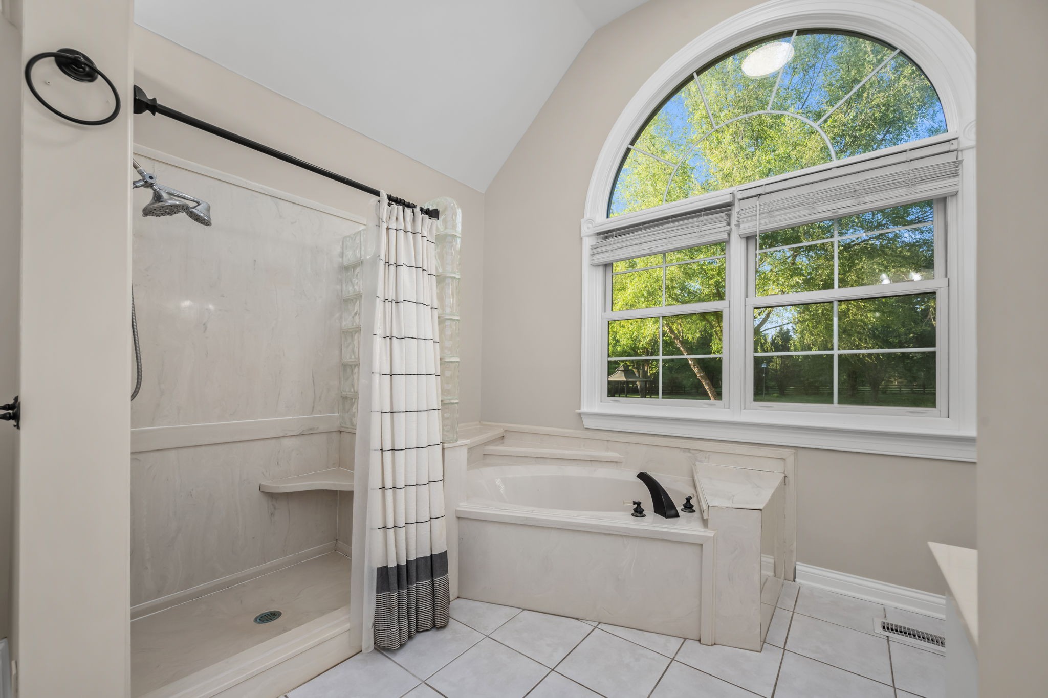2003 Irby Lane Murfreesboro TN 37127