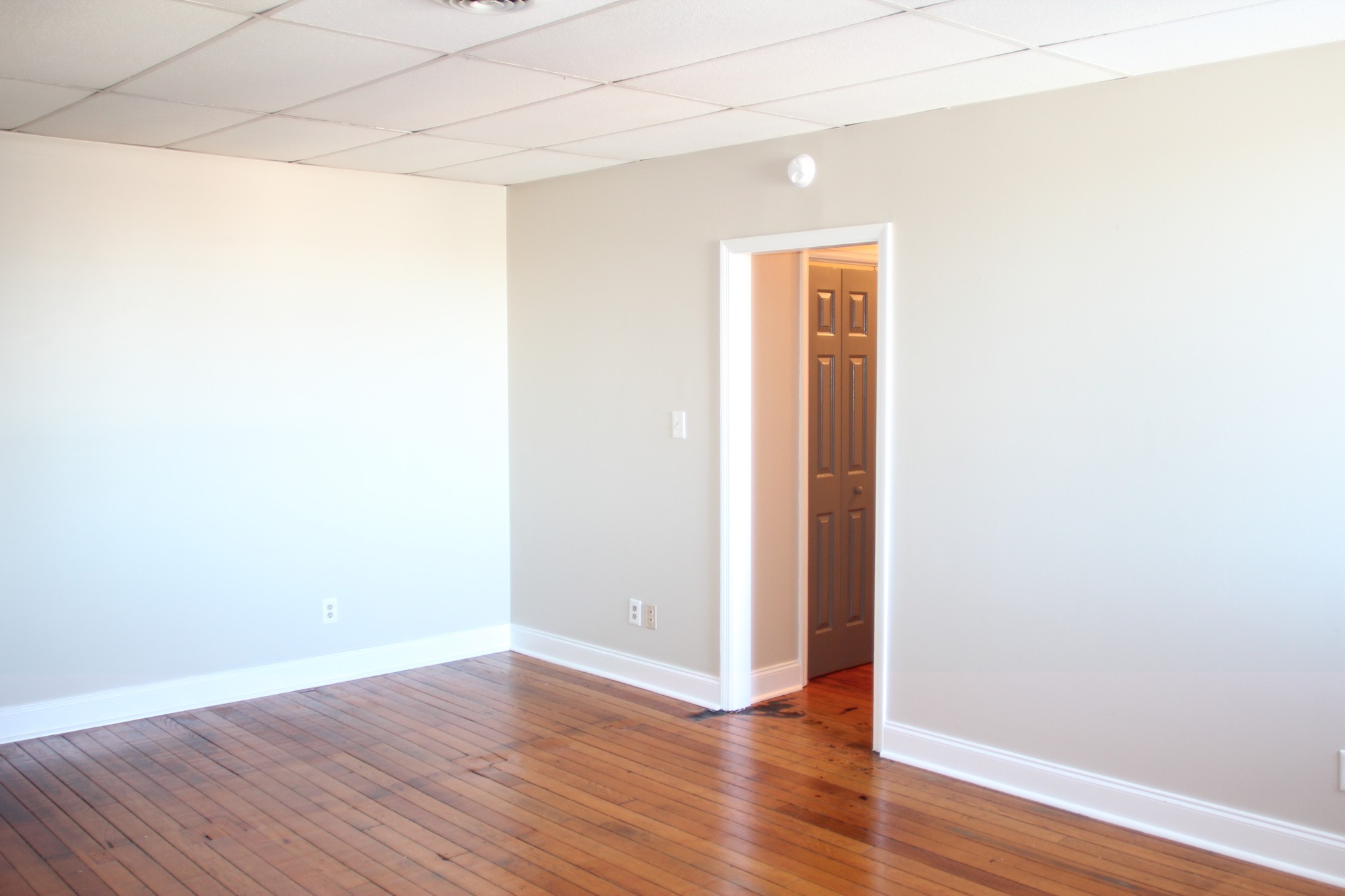 119 W Court Square Mcminnville TN 37110