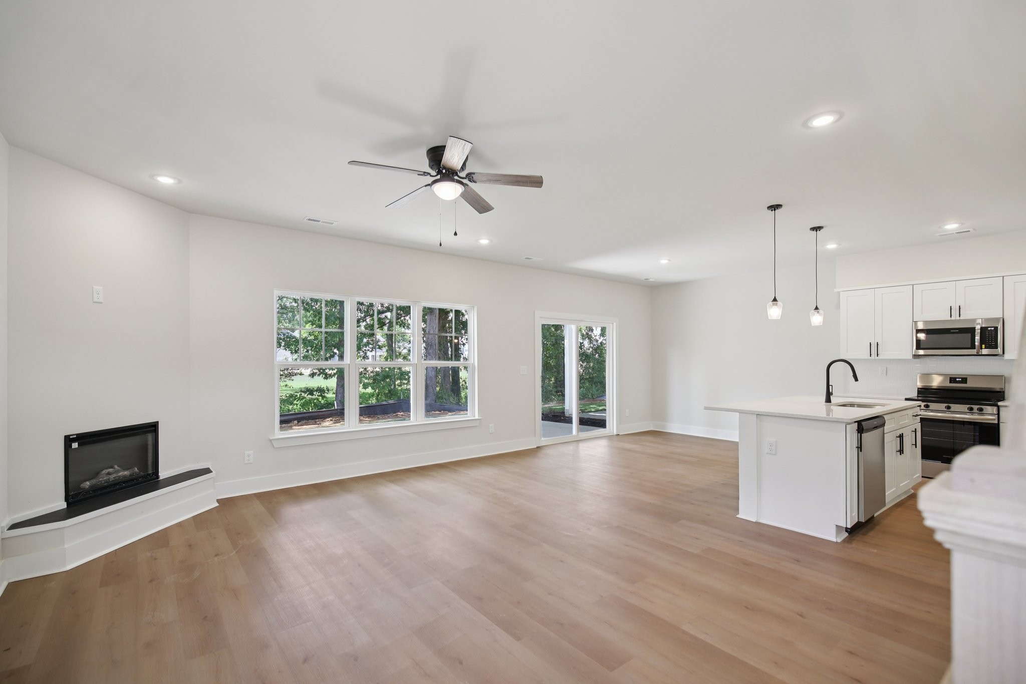 1052 Stagecoach Drive White House TN 37188
