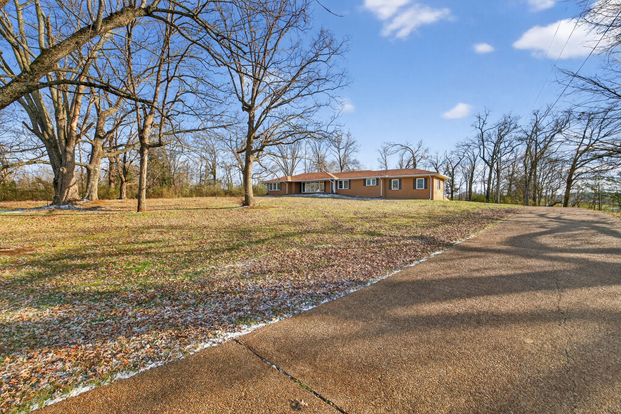 2136 Broad St, W Cookeville TN 38501